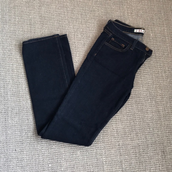 J. BRAND Dark Wash Straight Skinny Jeans Size 26 - Picture 1 of 3